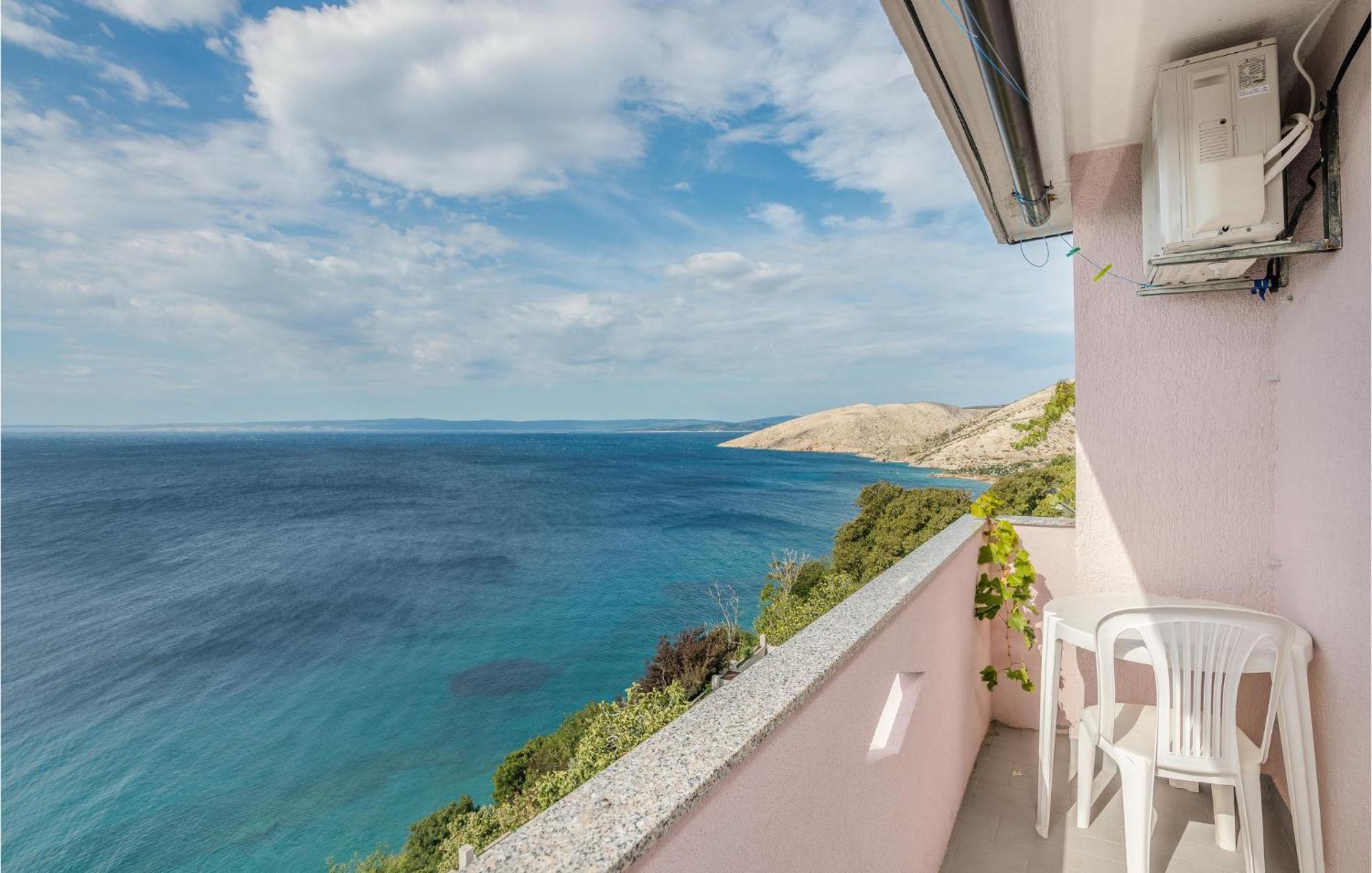 Awesome Apartment In Stara Baska 1 With Kitchen ภายนอก รูปภาพ